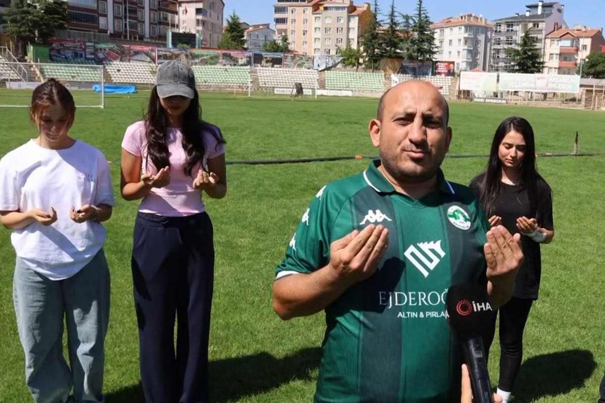 Kırşehir FK amigosundan şampiyonluk duası: Yediğimiz goller ofsayt olsun