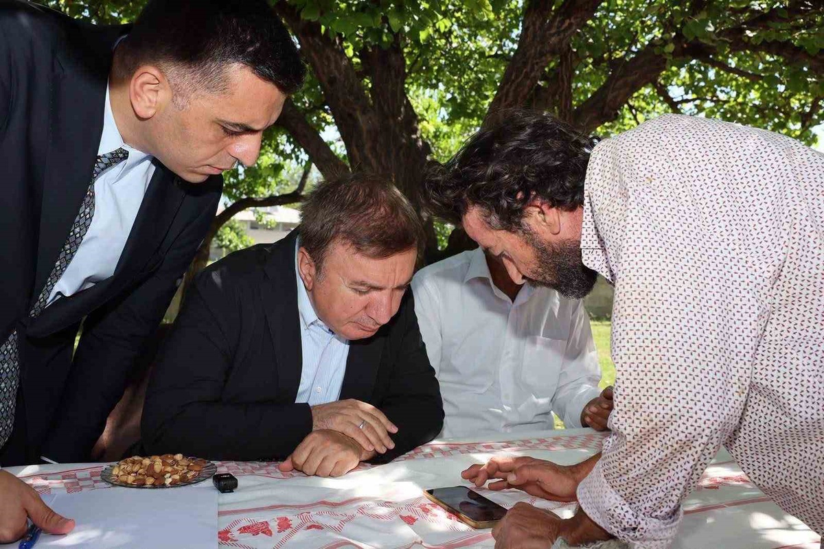Vali Aydoğdu, Konakbaşı Köyü\'nü Ziyaret Etti