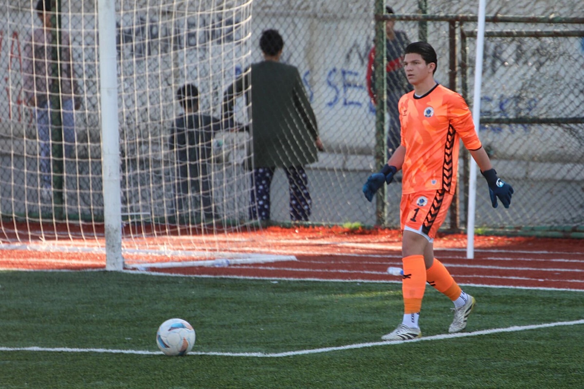 Menemen FK Genç Kaleci Alp Özge ile Anlaştı
