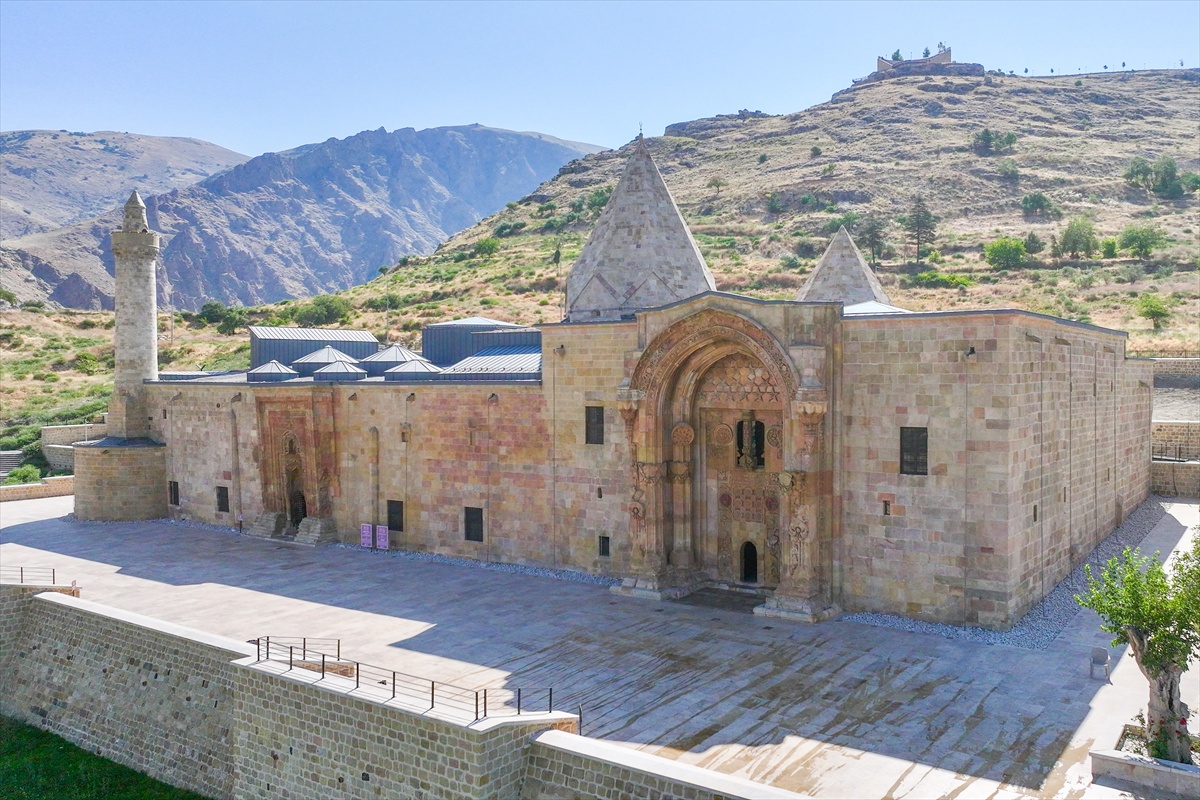 Divriği Ulu Camii\'nin Eşsiz Kapıları