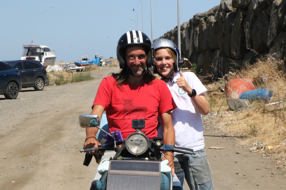 Baba-Oğul Motosikletle Dünya Turu