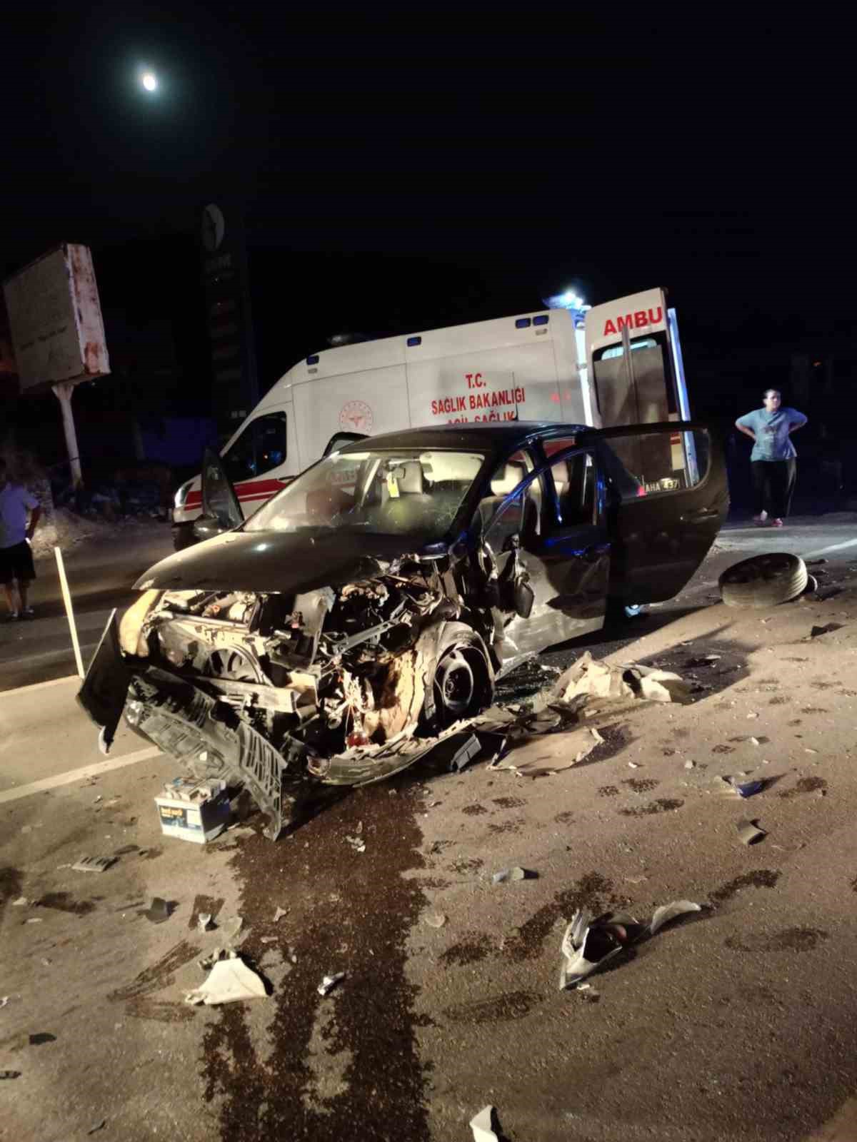 Osmaniye’de 3 aracın karıştığı zincirleme kaza: 5 yaralı