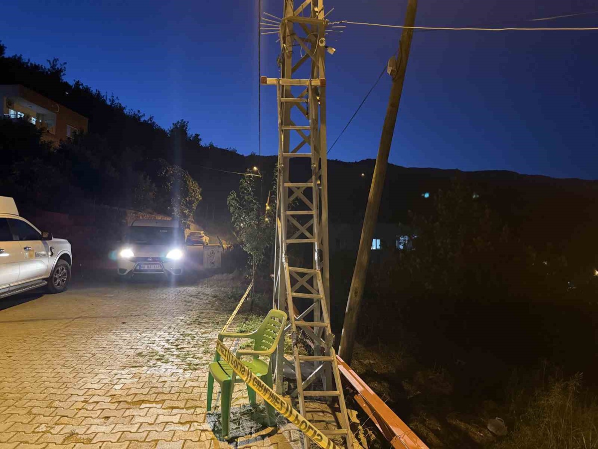 Elektrik Direğinde Akıma Kapılan İşçi Ağır Yaralandı