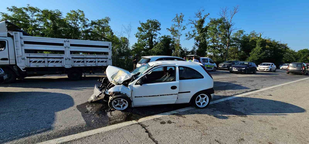 Sapanca\'da Trafik Kazası: Motosiklet Sürücüsü Hayatını Kaybetti