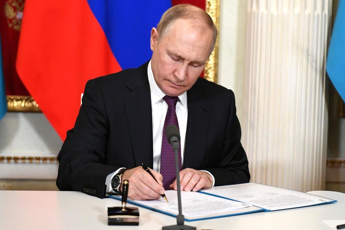 Rusya\'dan çarpıcı hamle! Putin resmen imzaladı