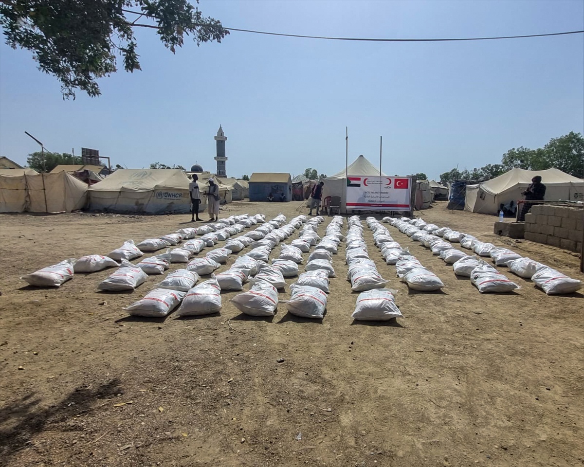 Türk Kızılay, Sudan\'da Gıda Yardımı Dağıttı