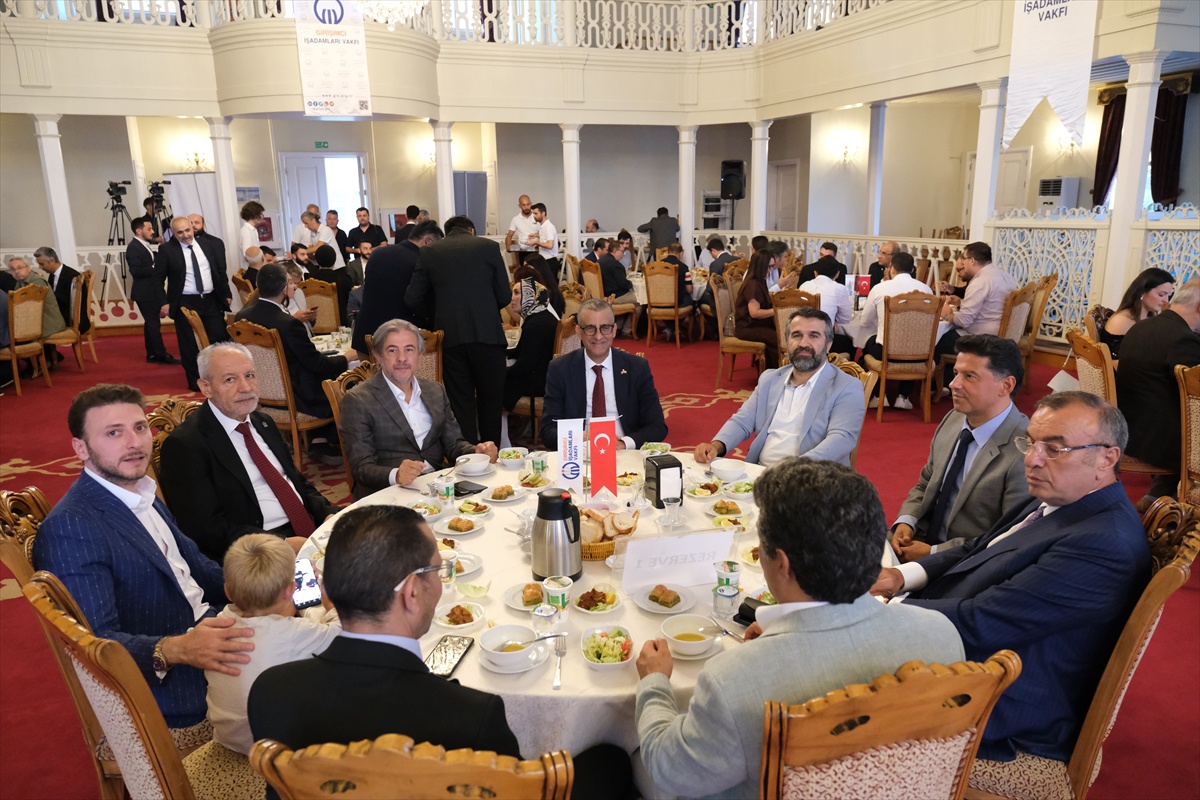 Türk ve Tunuslu İş İnsanları İstanbul\'da Buluştu