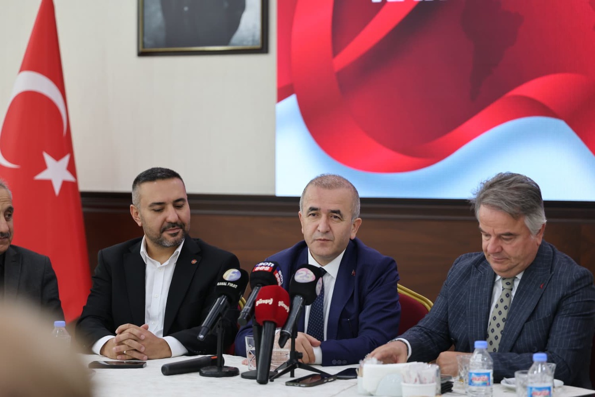 Vali Hatipoğlu Gazetecilerle Buluştu
