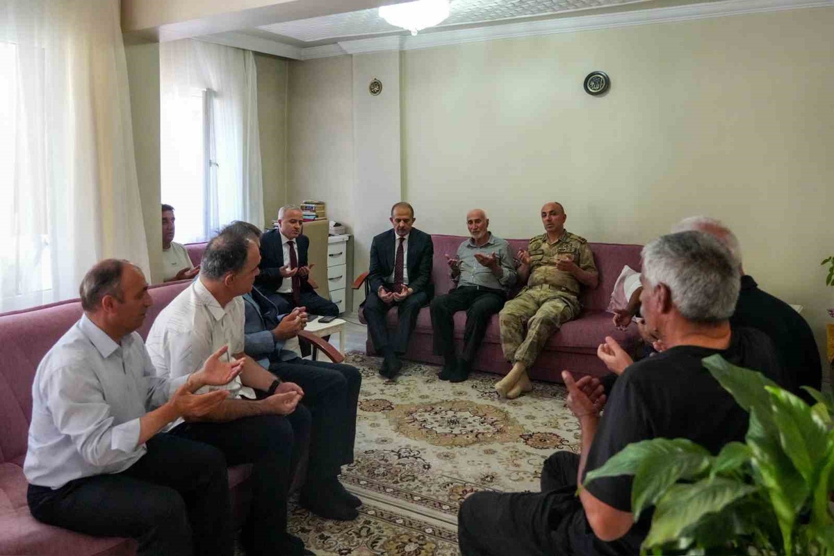 Vali Taşyapan\'dan Taziye Ziyareti