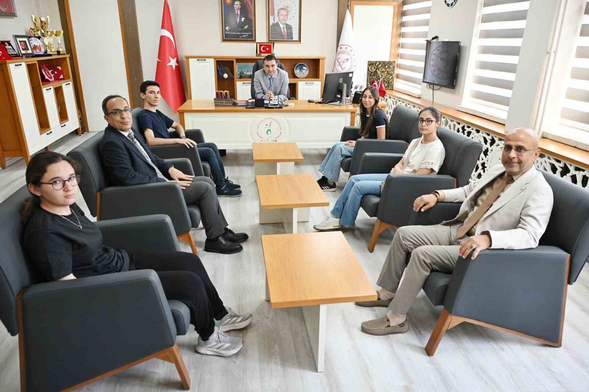 Aydın Fen Lisesi Öğrencileri YKS\'de Türkiye Derecesi Elde Etti