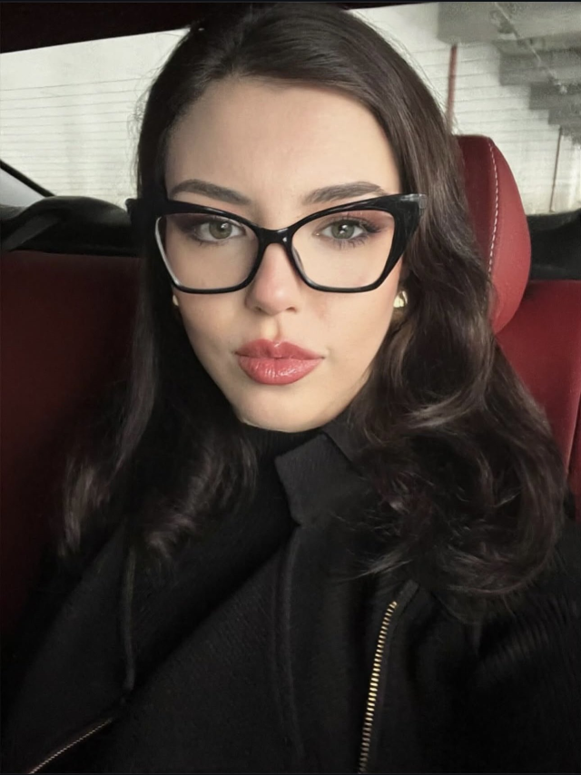 Hacı Sabancı'nın karısıyla fotoğrafına eski aşkı kayıtsız kalamadı