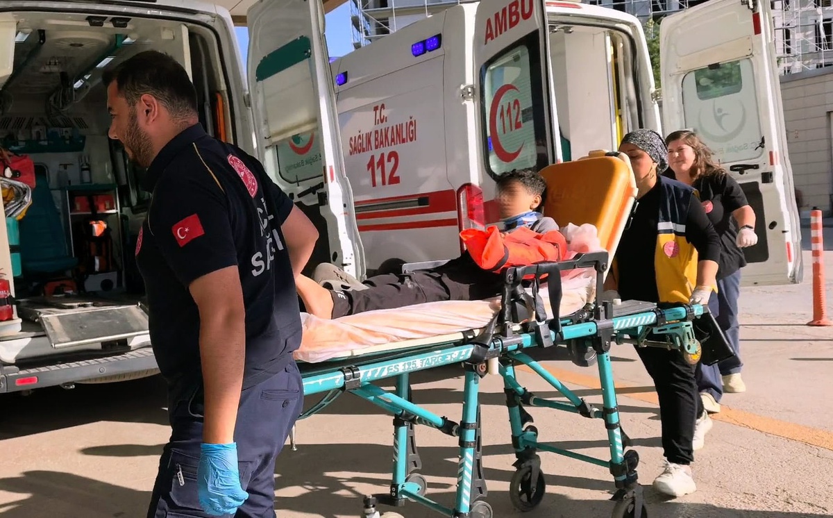 Balkondan Düşen Çocuk Yaralandı