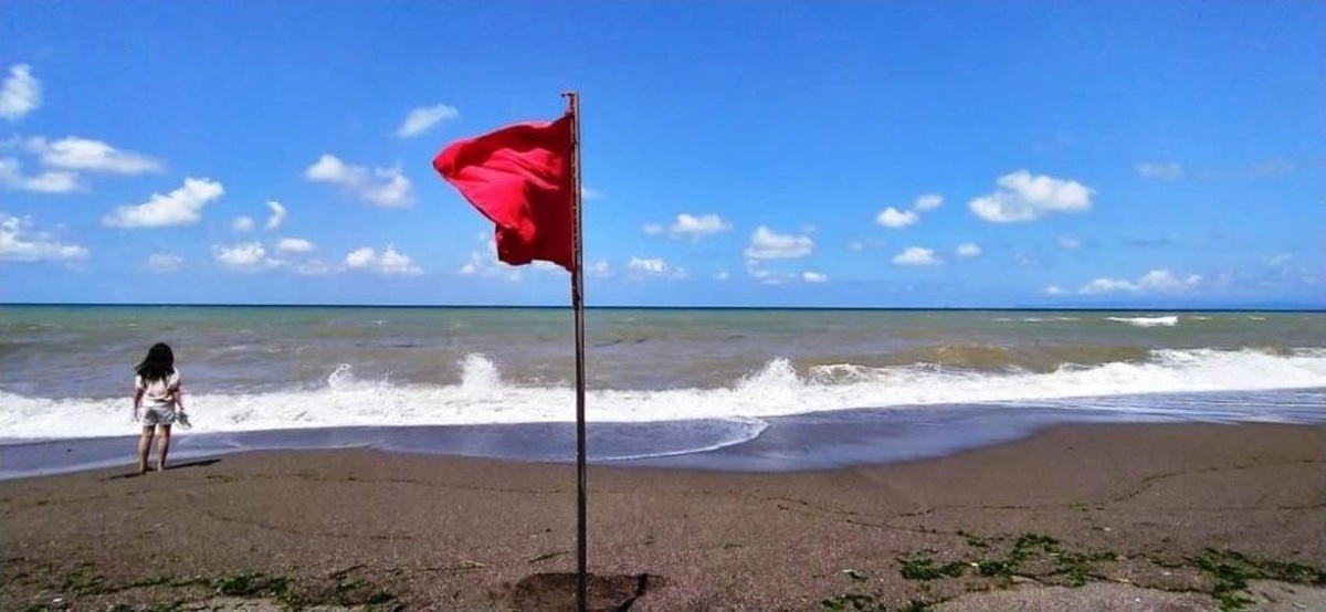 Akçakoca\'da Denize Giriş Yasaklandı