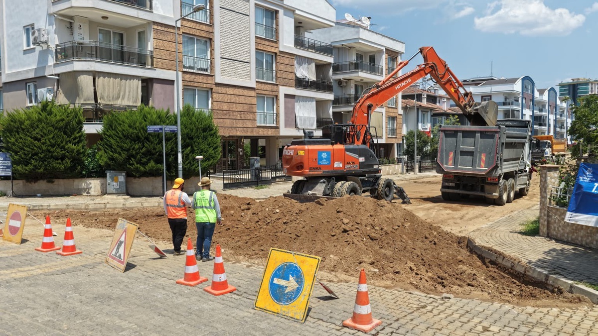 Aydın Büyükşehir Belediyesi’nden Efeler’de yol yenileme çalışması