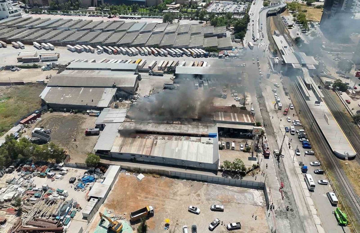 Bayraklı’daki yangın büyümeden kontrol altına alındı