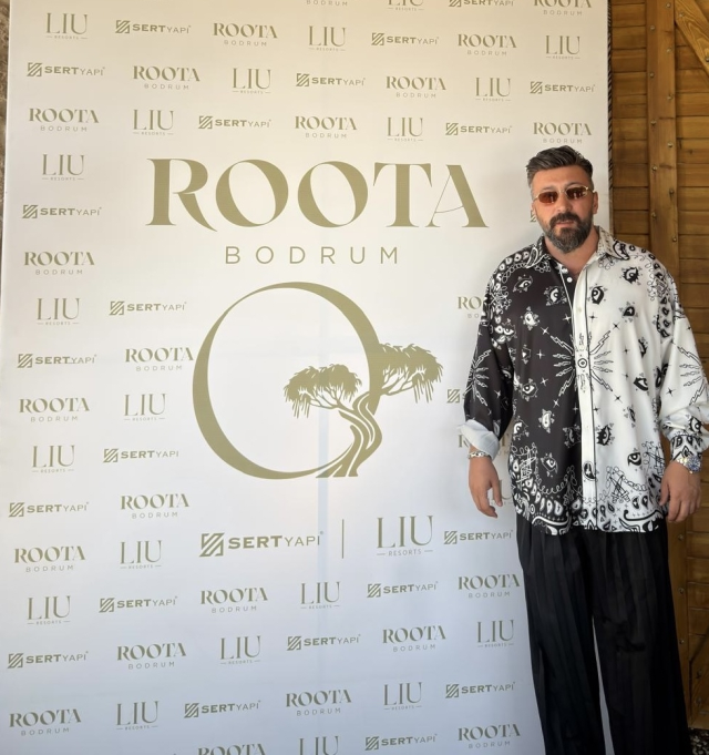 Bodrum’un yeni yaşam noktası ROOTA, <a class='keyword-sd' href='/ersay-uner/' title='Ersay Üner'>Ersay Üner</a> konseriyle kapılarını açtı