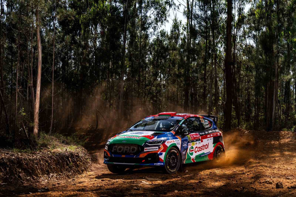 Finlandiya Rallisi\'nde Zirve Mücadelesi