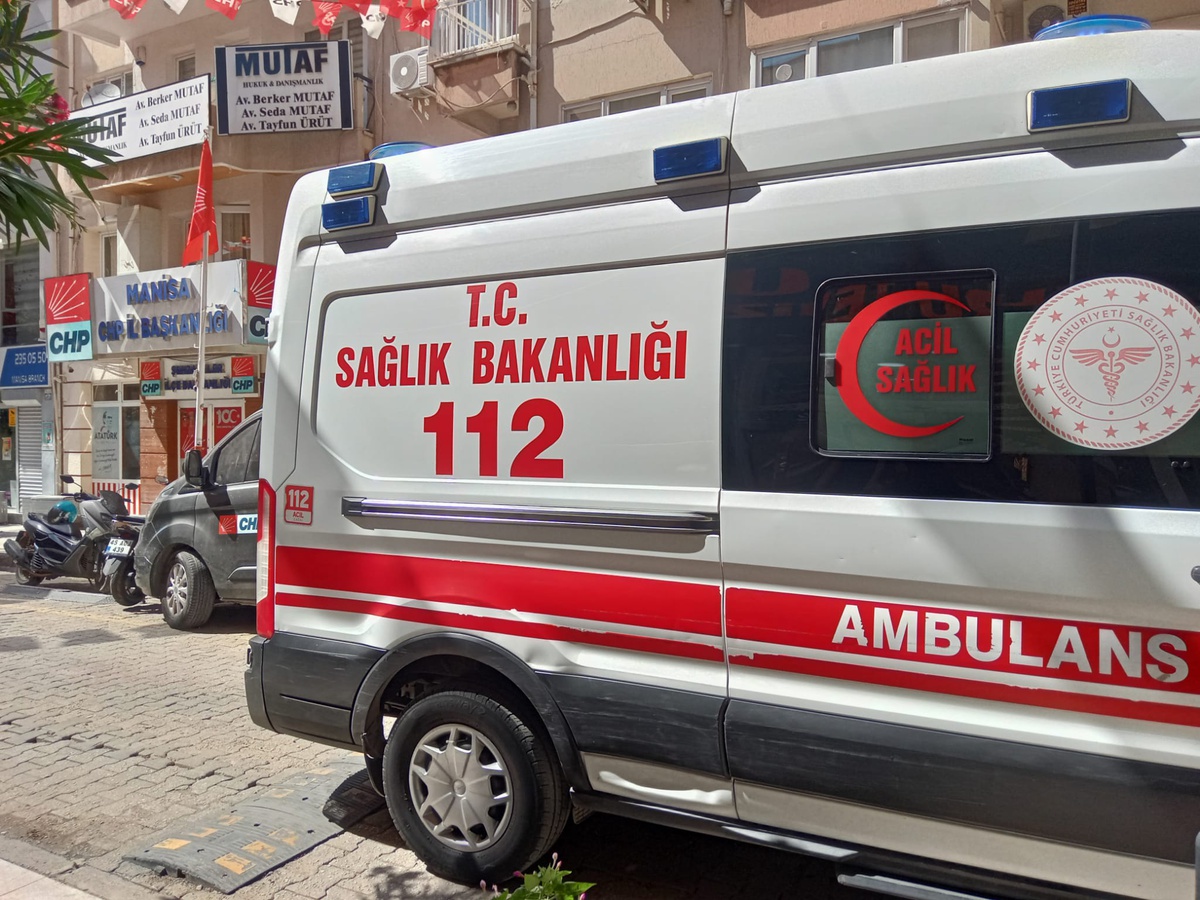 CHP Manisa\'da Kavga: 1 Yaralı