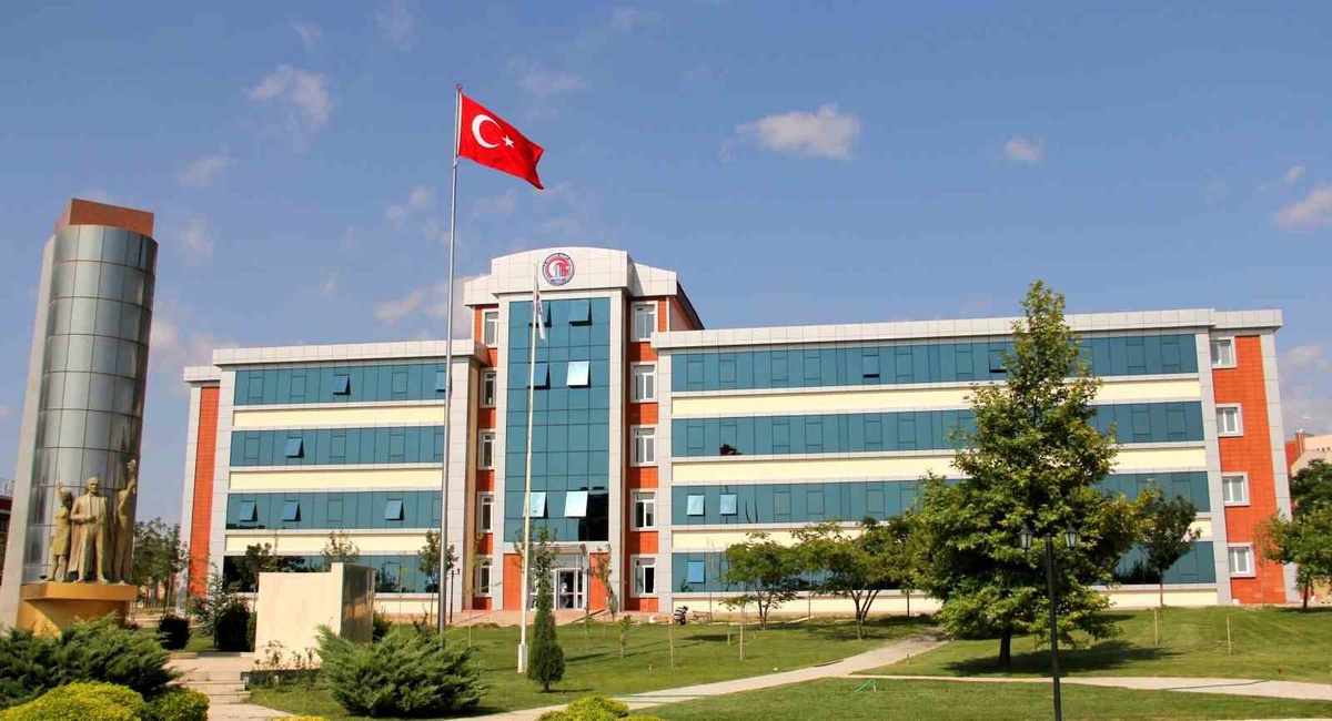 ÇOMÜ Öğretim Görevlisi Taciz İddialarıyla İhraç Edildi