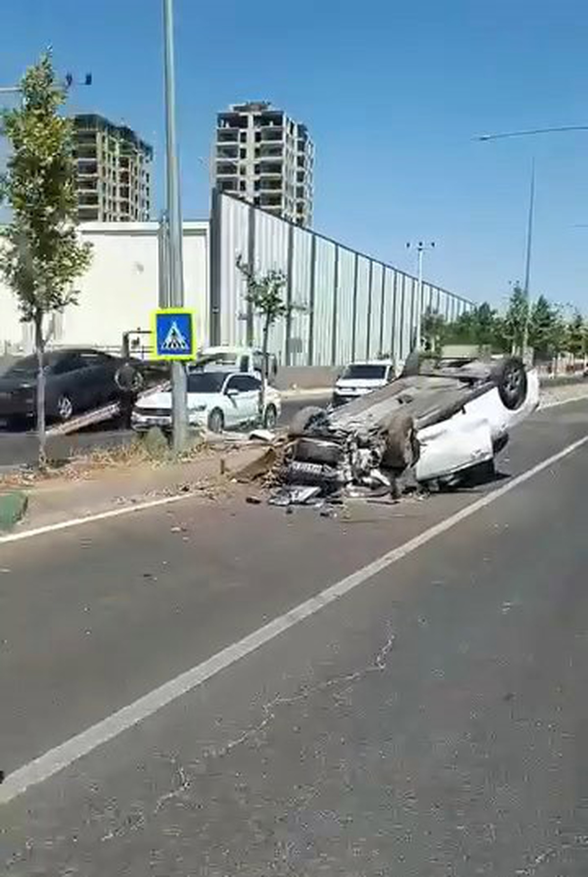 Diyarbakır\'da Takla Atan Araçta 1 Yaralı
