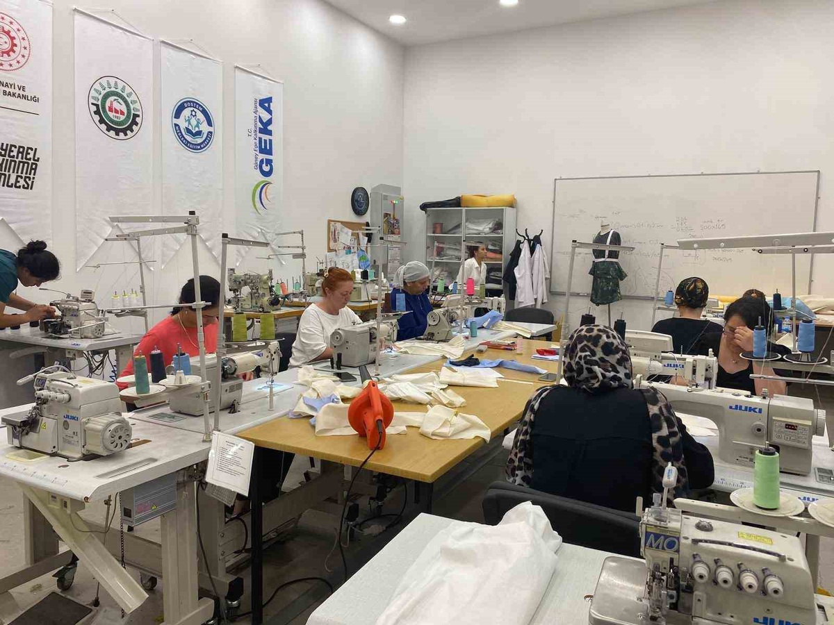 DOSTEM: Denizli\'nin Nitelikli İş Gücü Merkezi