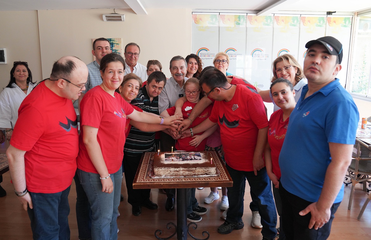 Gökkuşağı Kafe, Tepebaşı’nda 15 yıldır hayatlara dokunuyor