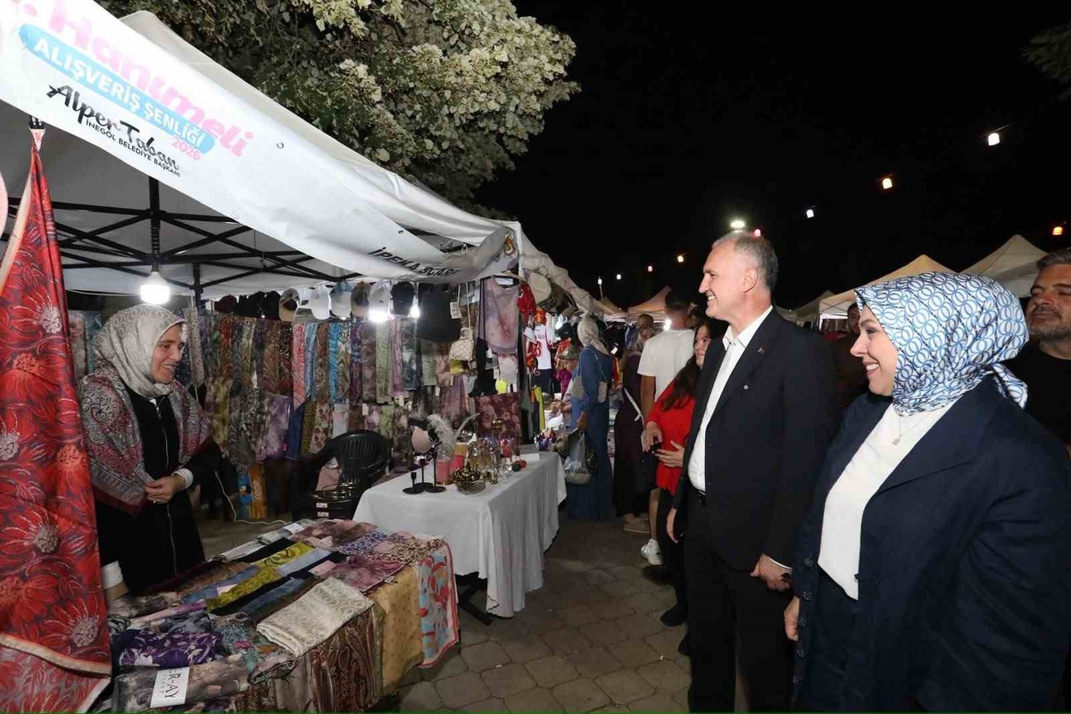 Hanımeli alışveriş şenliği tüm coşkusuyla devam ediyor