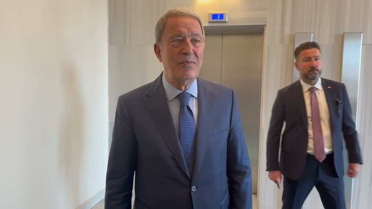 Hulusi Akar: "Şehit yakınları ve gazilerle ilgili teklifi mümkün olduğu kadar erken zamanda çıkarmaya çalışıyoruz"