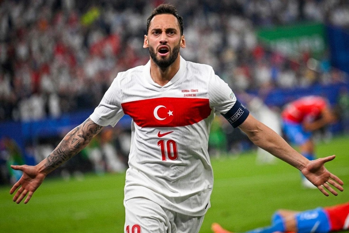 İmzalar atıldı! Hakan Çalhanoğlu\'nun kuzeni de artık Süper Lig\'de