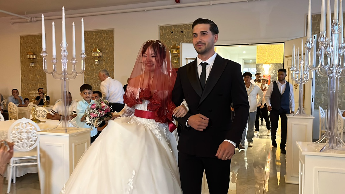 Japon Gelin Bolu\'da Halay Çekti