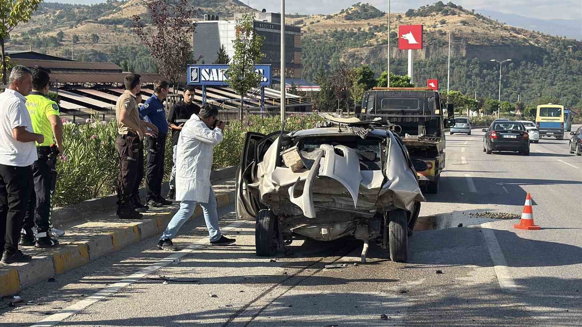 Karabük’te zincirleme kazada 1’i ağır 2 kişi yaralandı