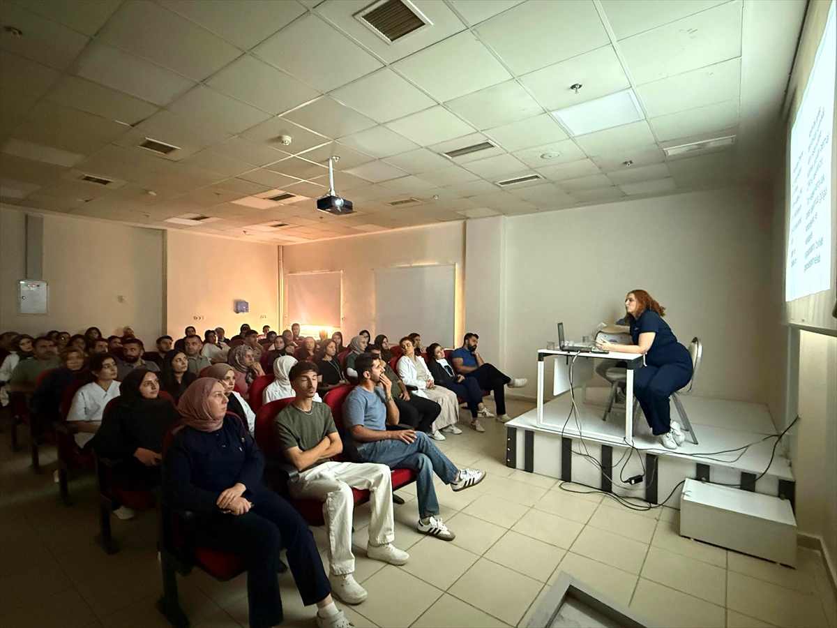 Kozluk Hastanesi\'nde CPR Eğitimi