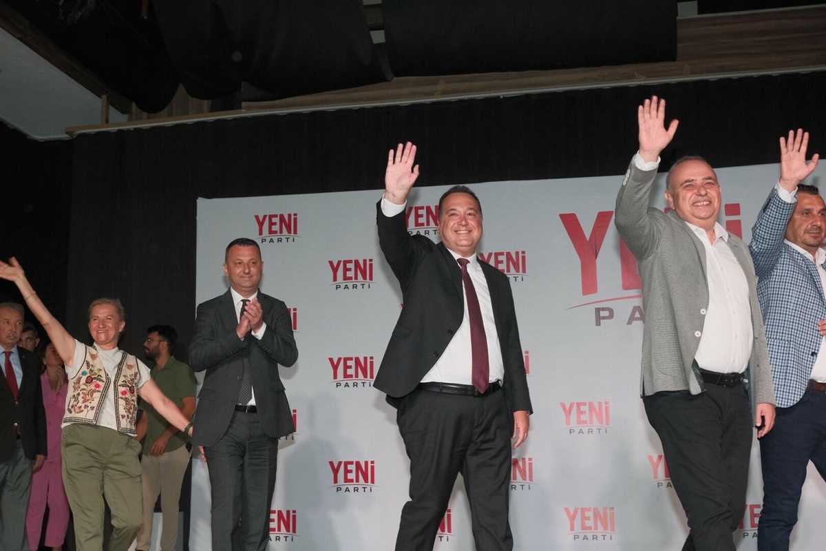 CHP\'li Başkanlar Yeni Parti\'ye Katıldı