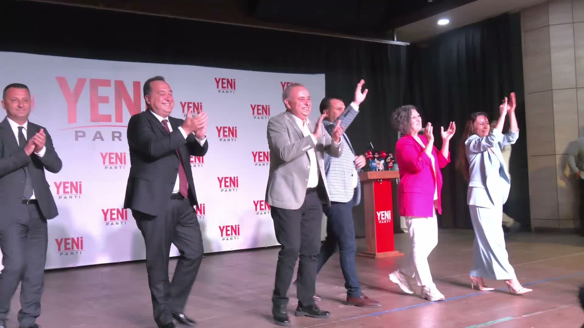 Manisa\'da CHP\'den istifa eden belediye başkanları ve örgüt yöneticileri YENİ Parti\'ye katıldı