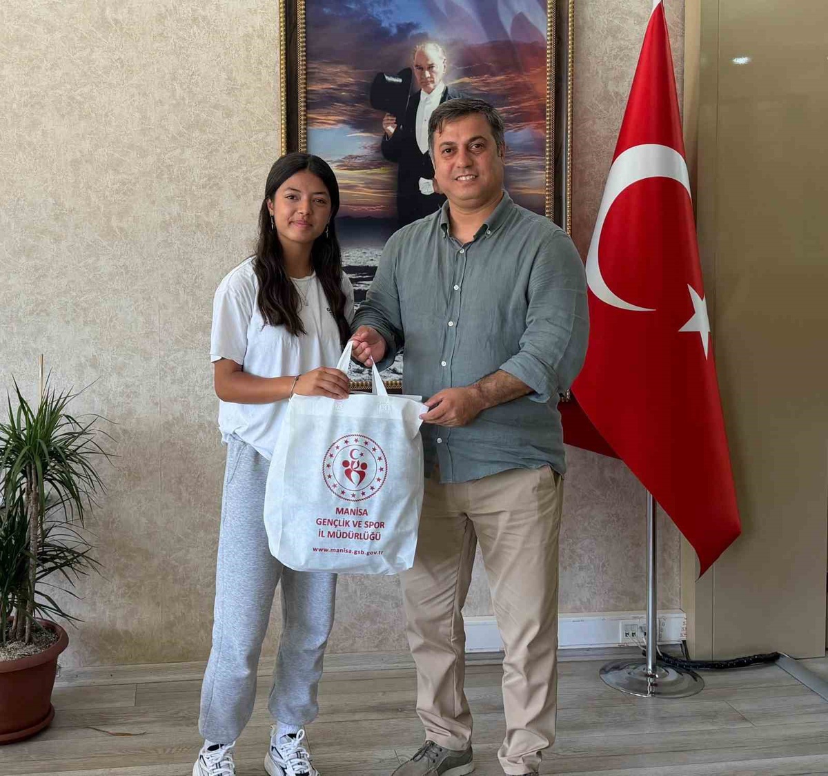 Belinay Gündoğdu\'ya Ödül