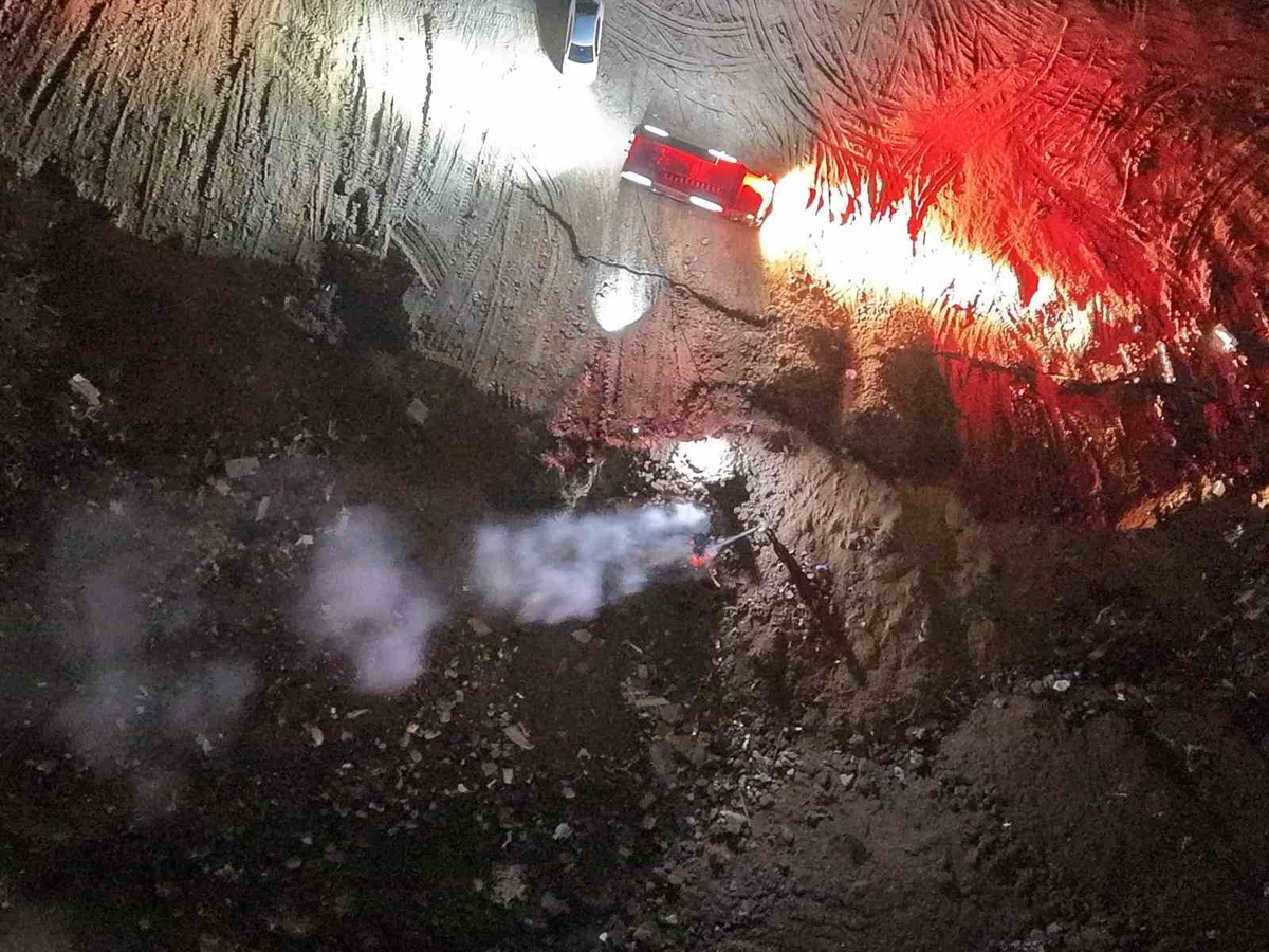 Ormanlık alandaki yangını görüp itfaiyeye haber verdi, alevler büyümeden söndürüldü