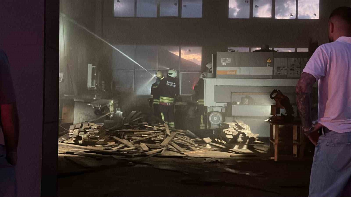 Samsun’da kereste imalathanesinde korkutan yangın