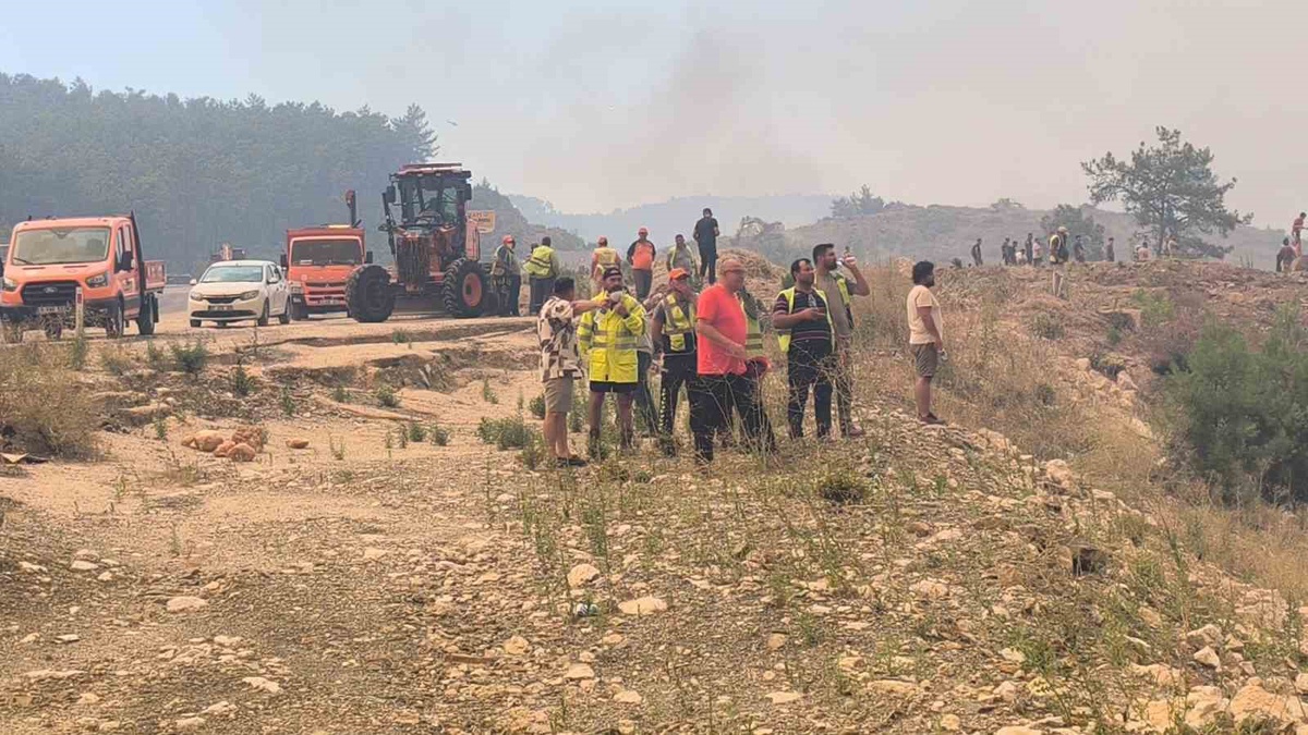 Muğla\'da Yangın: 202 Kişi Tahliye Edildi