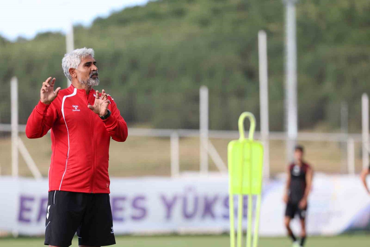 Sivasspor İki Antrenmanla Kamp Çalışmalarını Sürdürüyor