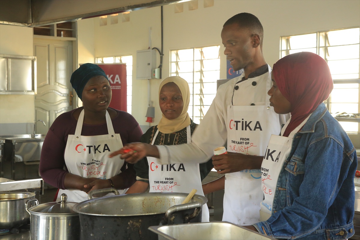 TİKA\'dan Uganda\'da Aşçılık Atölyesi