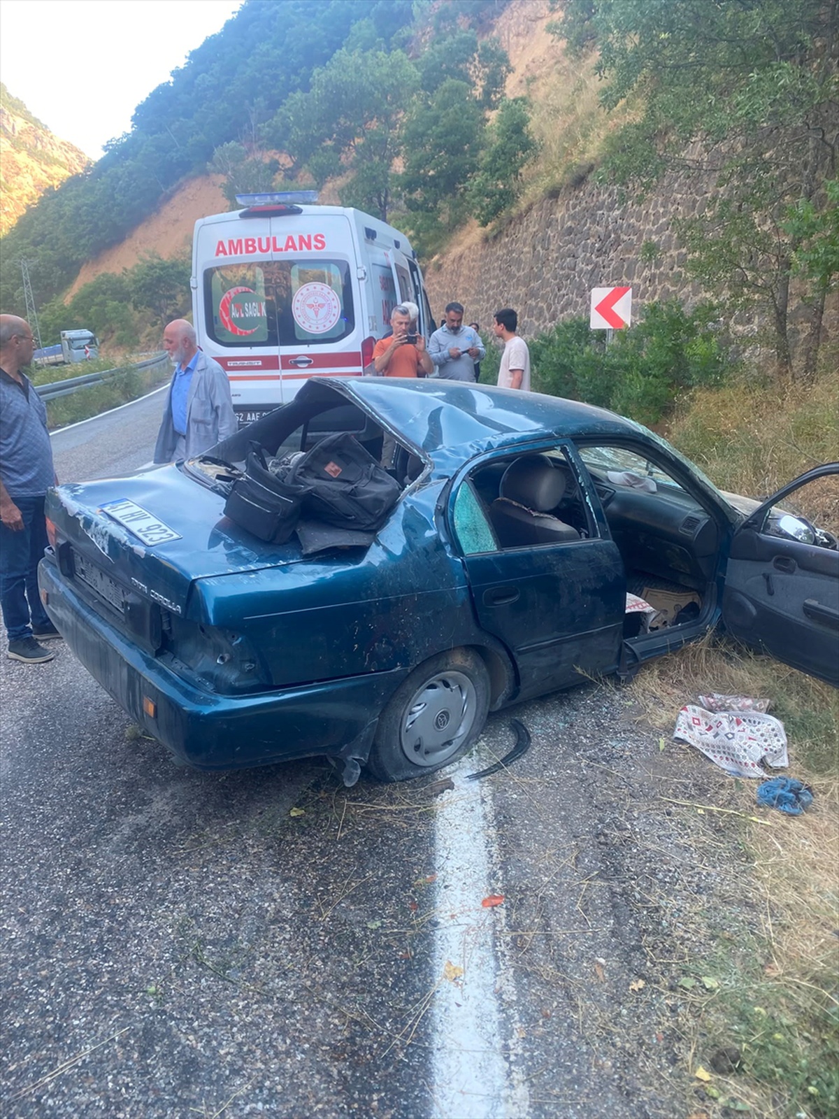 Tunceli\'de Takla Atan Araçta 4 Yaralı