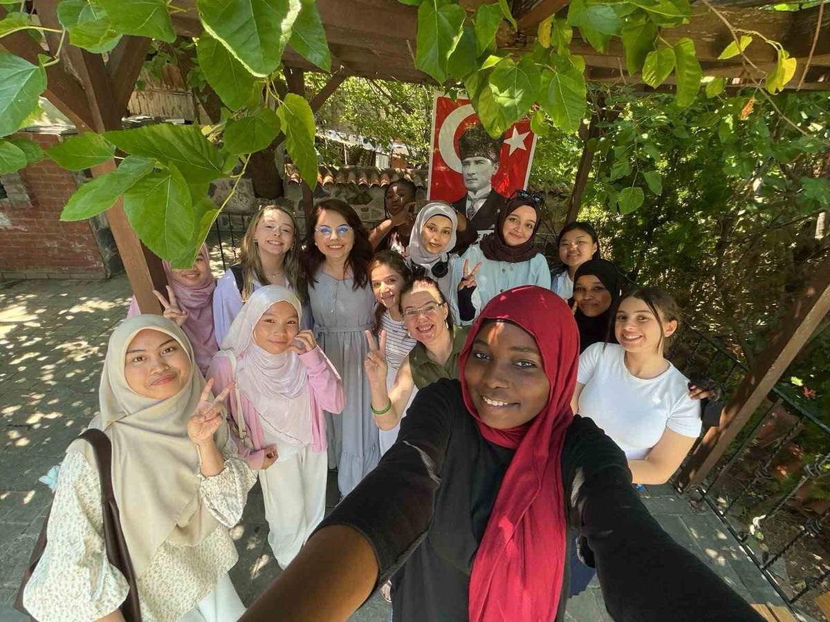 Bursa\'daki Müze Öğrencilere Türk Kültürünü Tanıtıyor