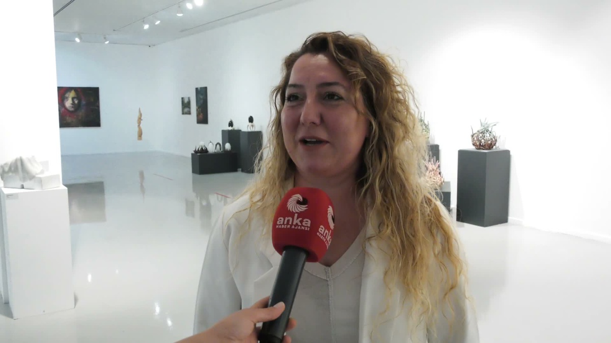 Türkiye\'nin dört bir yanından genç yetenekler Taksim Sanat\'ta... Kürator Ateş: "Amacımız genç sanatçıları görünür kılmak"