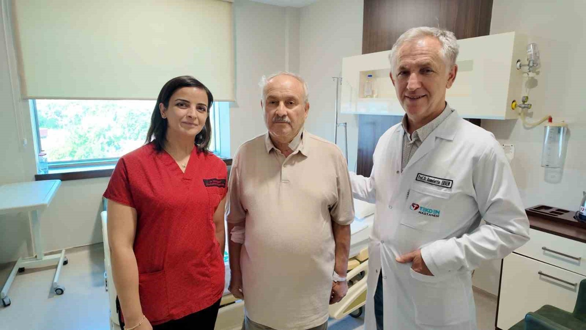 65 Yaşındaki Hastaya Uyanık Ameliyat