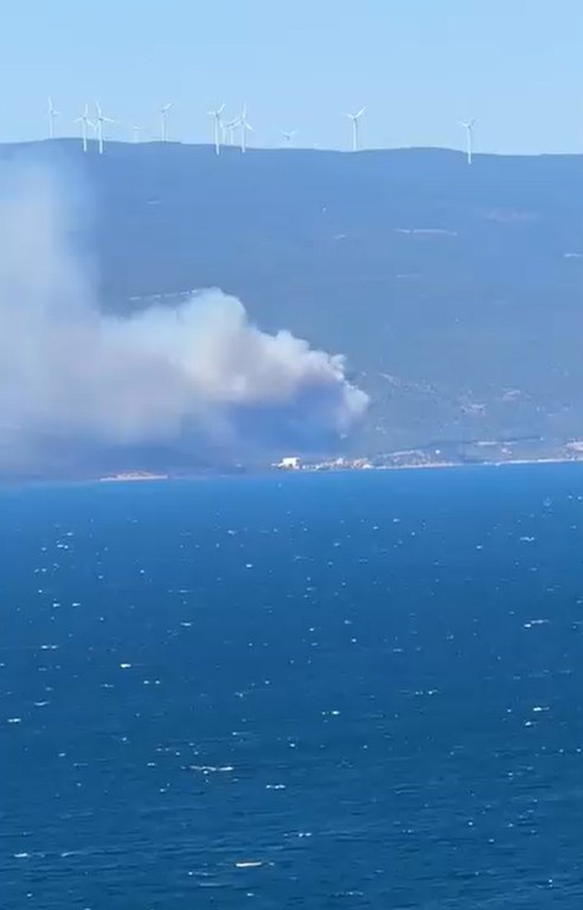 Yalova\'da Orman Yangınına Hava ve Kara Müdahalesi