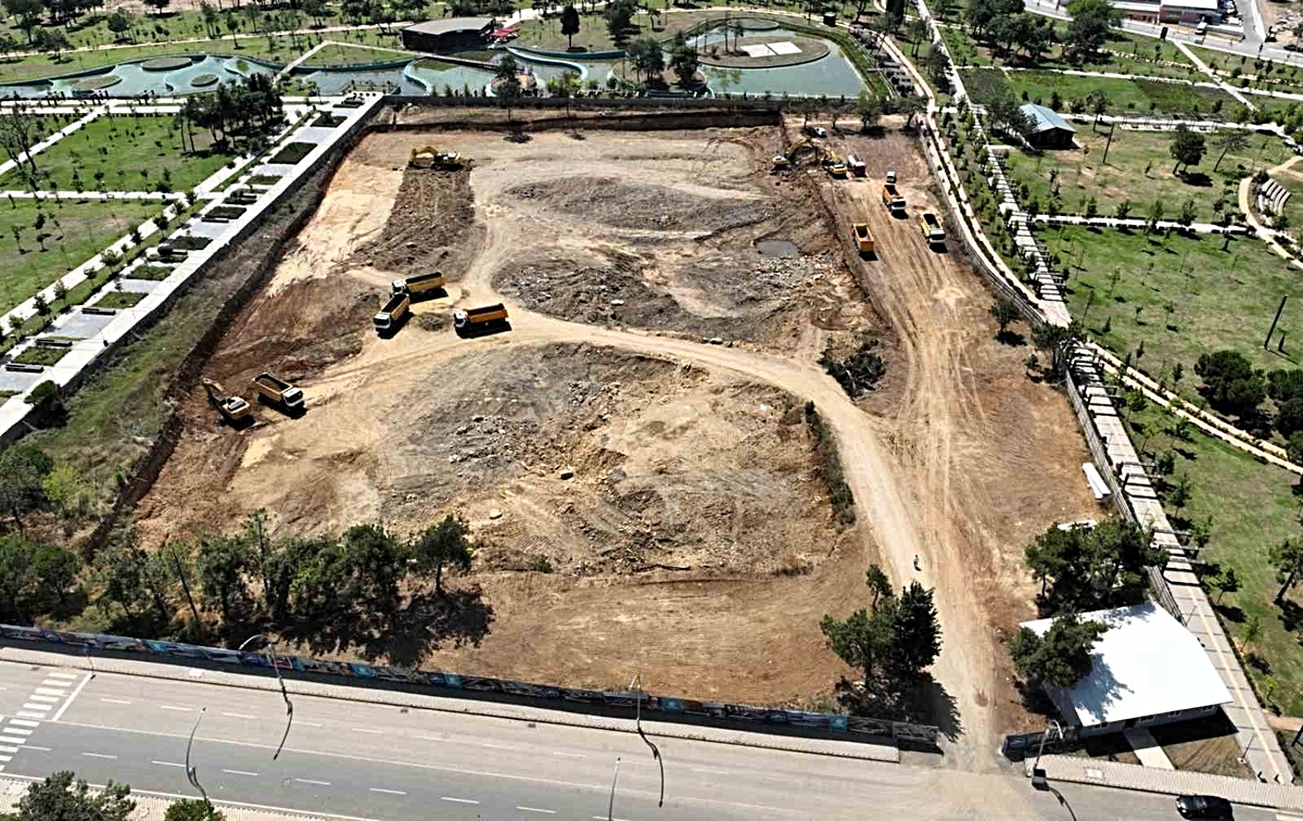 10 bin kişilik dev caminin yapımına başlandı