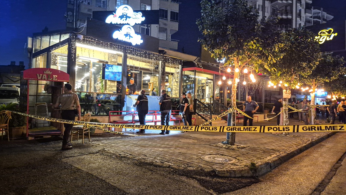 Adana\'da Restorana Silahlı Saldırı: 4 Yaralı