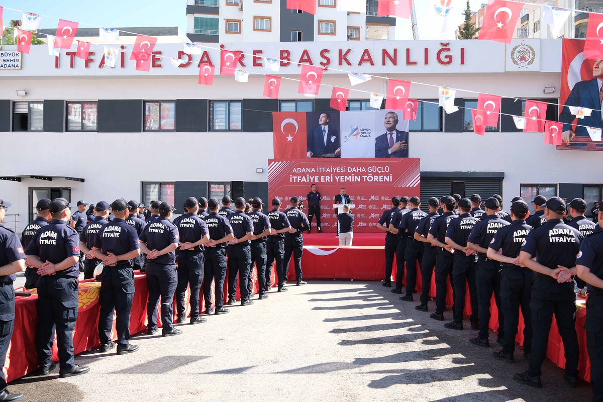 Adana İtfaiyesi\'nde 50 yeni itfaiye eri yemin ederek göreve başladı