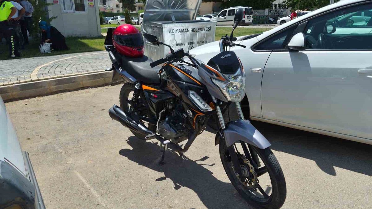 Adıyaman\'da Motosiklet Kazası: Sürücü Yaralandı