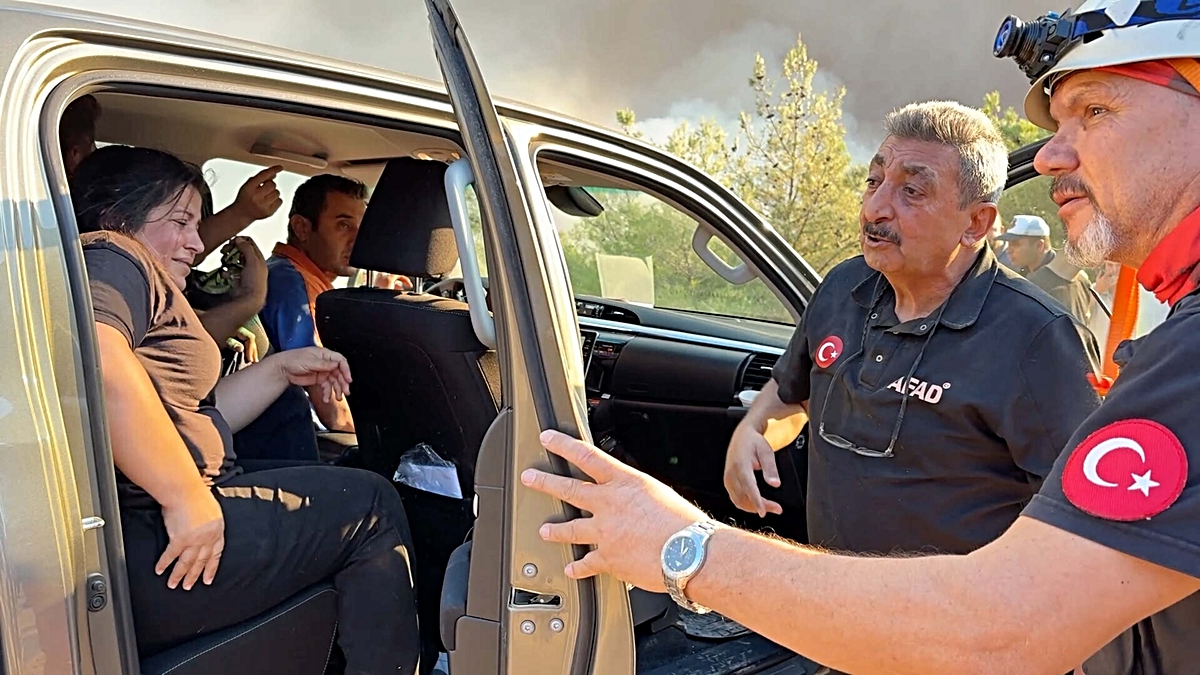 Çine\'de Orman Yangını: Yayla Evleri Zarar Gördü